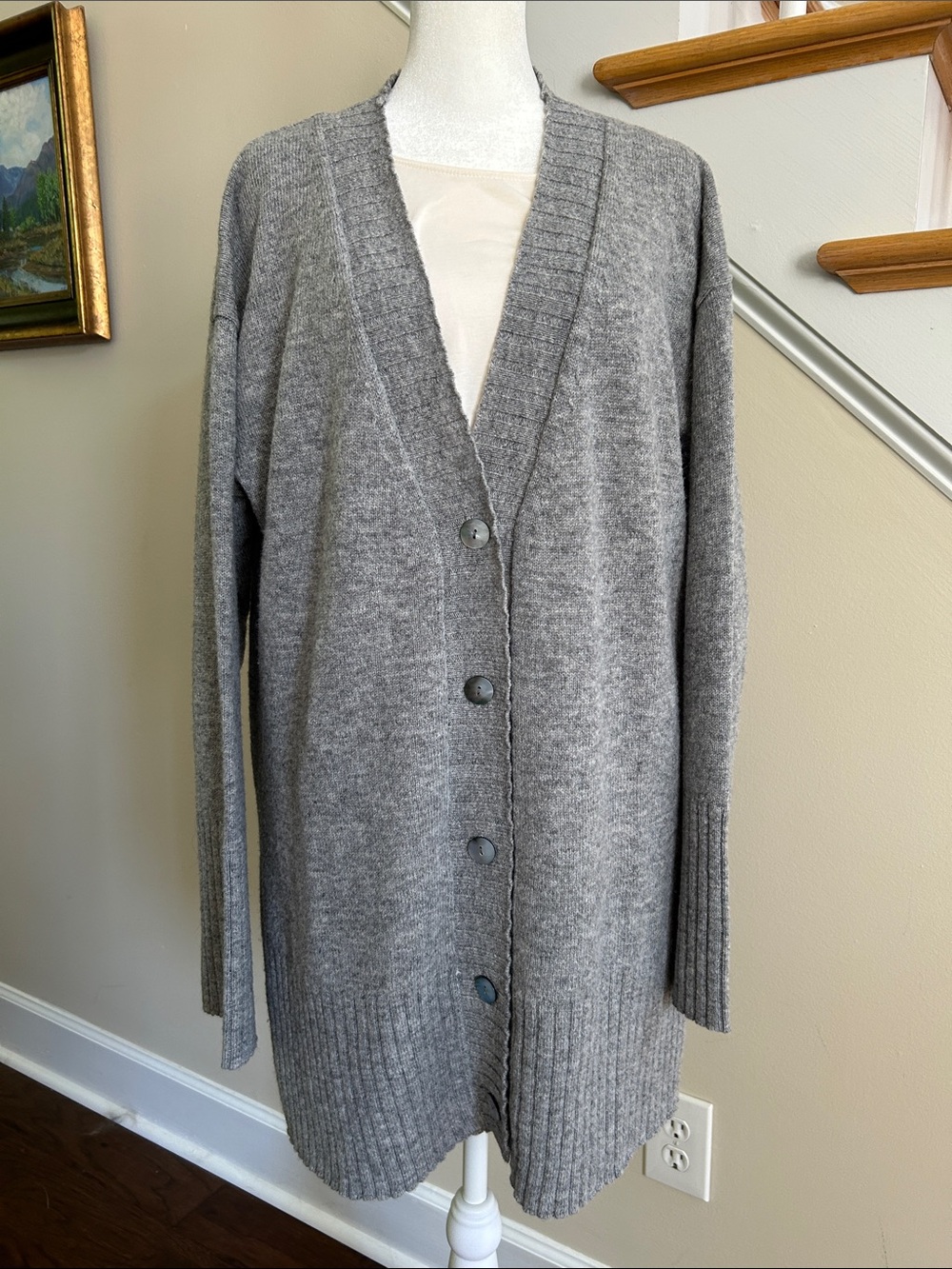 Munrospun Classic Gray Women's Longline Cardigan. Lambswool. NWOT. Size M
